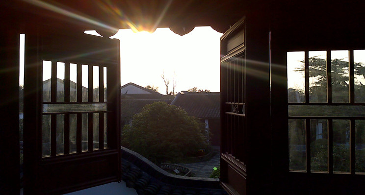 早晨看房，更容易发现采光问题